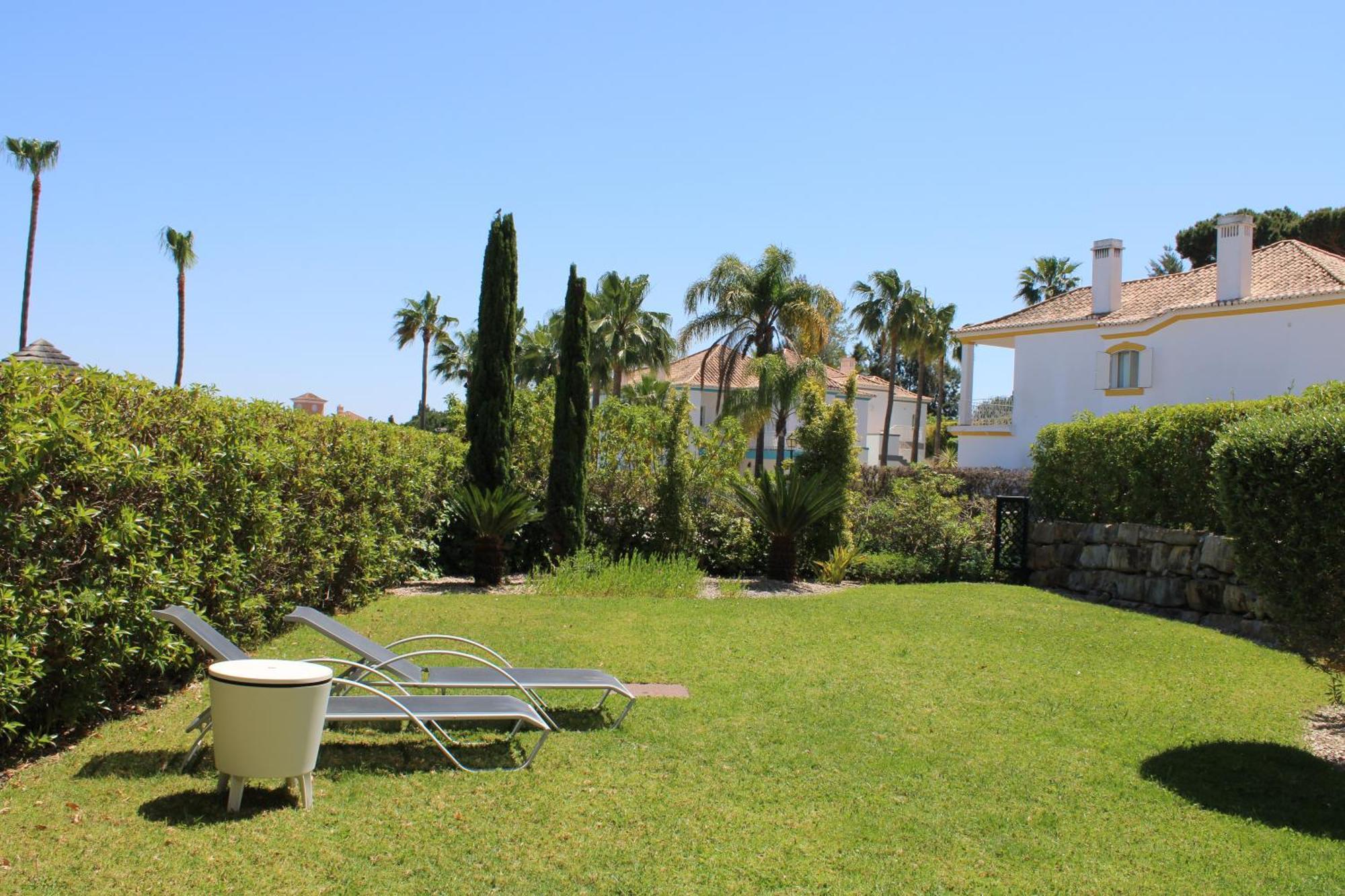 Luxury 2 Bedroom Apartment With Private Garden Almancil Exteriör bild